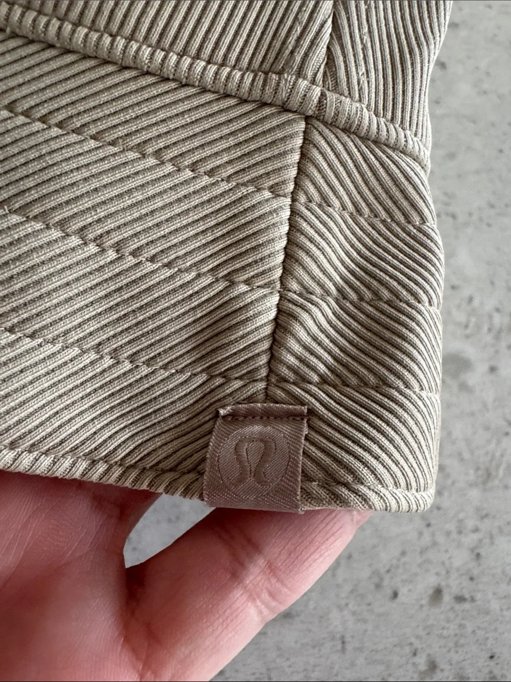 NWT lululemon Reversible Ribbed Bucket Hat S/M Beige Taupe $52